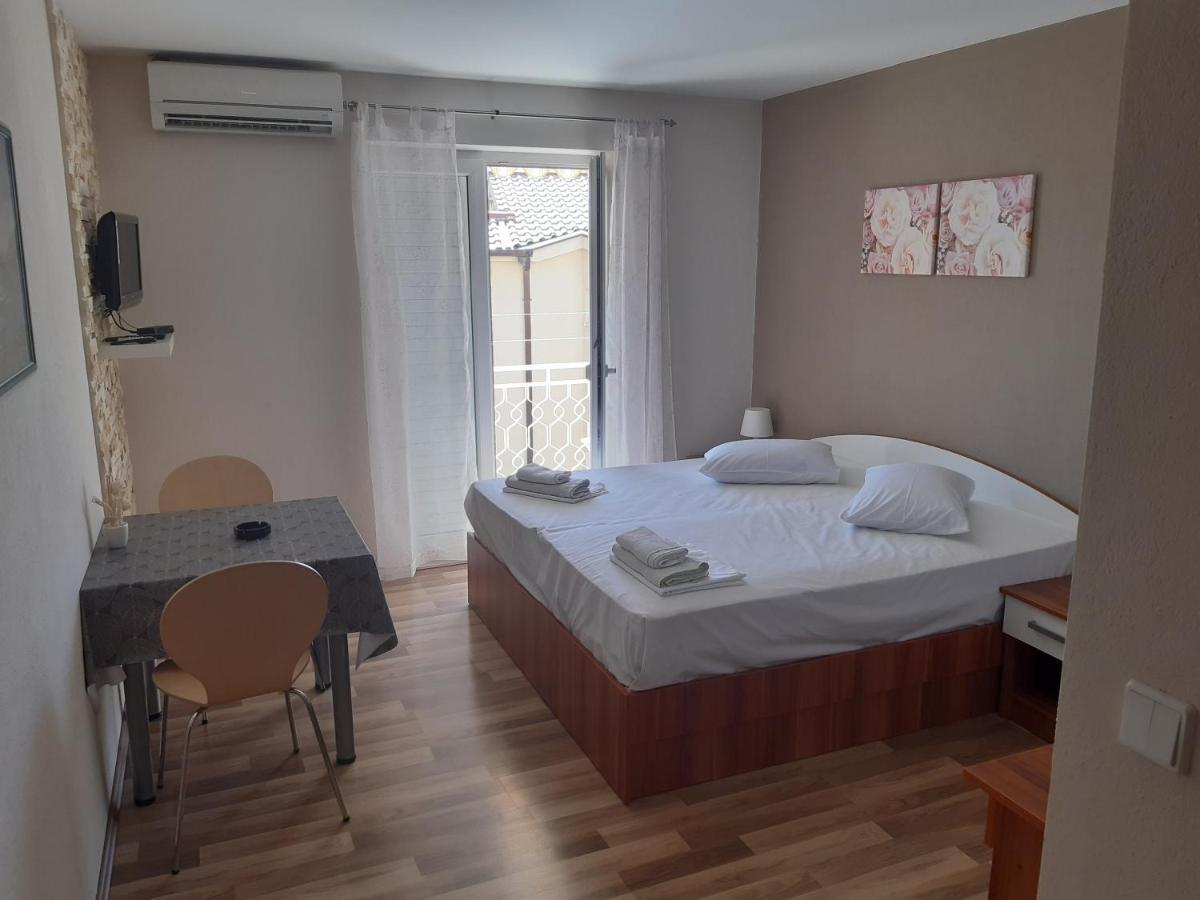Villa Ravlic 포드고라 외부 사진